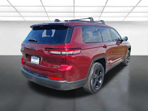 Used 2022 Jeep Grand Cherokee L Limited w/ Luxury Tech Group II image 3