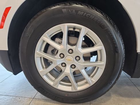 Used 2023 Chevrolet Equinox LT FWD image 15