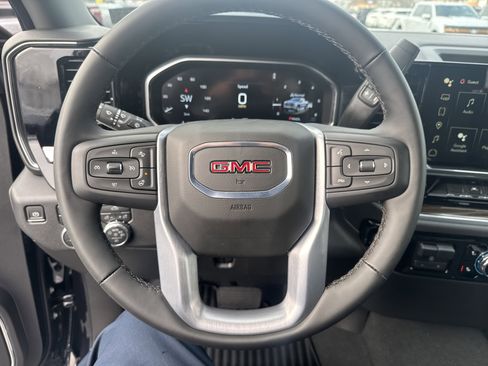 New 2026 GMC Sierra 1500 Elevation image 17