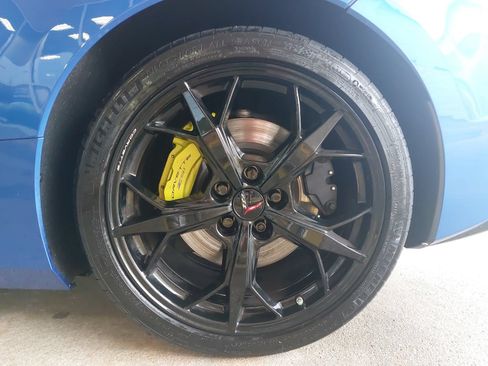 Used 2022 Chevrolet Corvette Stingray Preferred Cpe w/ Z51 Performance Package RWD image 31