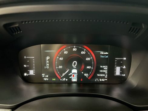 Used 2019 Volvo XC60 T5 Momentum w/ Premium Package AWD/4WD image 7