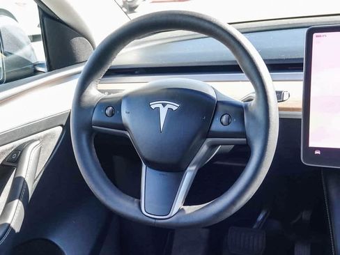 Used 2023 Tesla Model Y Long Range image 13