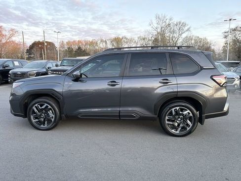 Used 2025 Subaru Forester Limited image 3