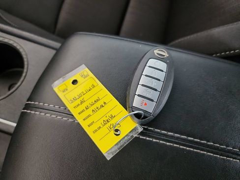 Used 2025 Nissan Altima 2.5 S FWD image 40