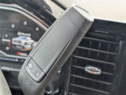 Used 2022 GMC Sierra 1500 Elevation image 25