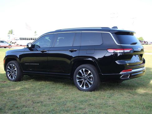 Used 2021 Jeep Grand Cherokee L Overland w/ Luxury Tech Group IV AWD/4WD image 7