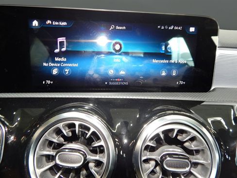 Used 2022 Mercedes-Benz A 220 4MATIC image 28