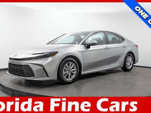Used 2025 Toyota Camry LE FWD image 1
