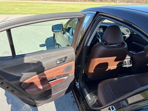 Used 2015 Acura TLX V6 SH-AWD w/ Technology Pkg image 5