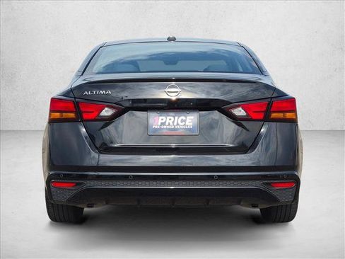Used 2025 Nissan Altima 2.5 SV FWD image 7