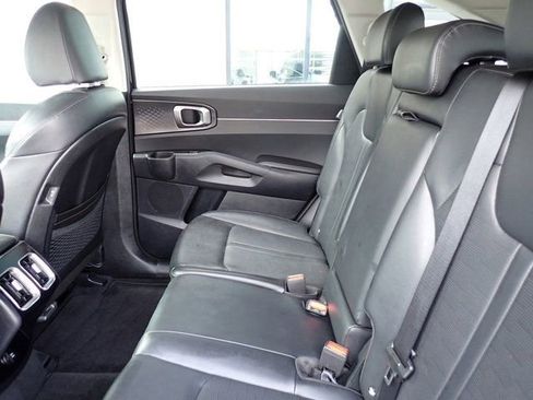 Certified 2024 Kia Sorento S AWD/4WD image 17