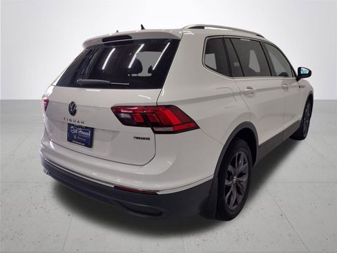 Certified 2022 Volkswagen Tiguan SE AWD/4WD image 15