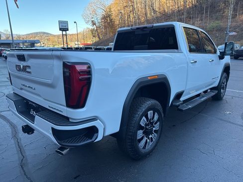 New 2026 GMC Sierra 2500 Denali w/ Denali Reserve Package image 4