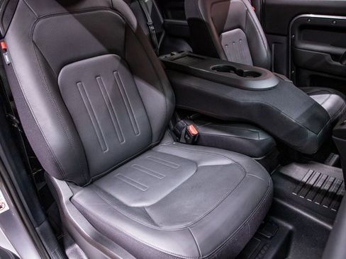 Used 2023 Land Rover Defender 90 X image 25