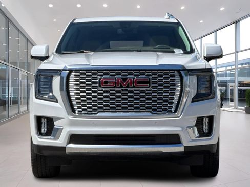 Used 2022 GMC Yukon XL Denali w/ Max Trailering Package AWD/4WD image 9
