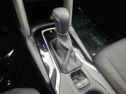 Used 2023 Toyota Corolla Cross LE image 14