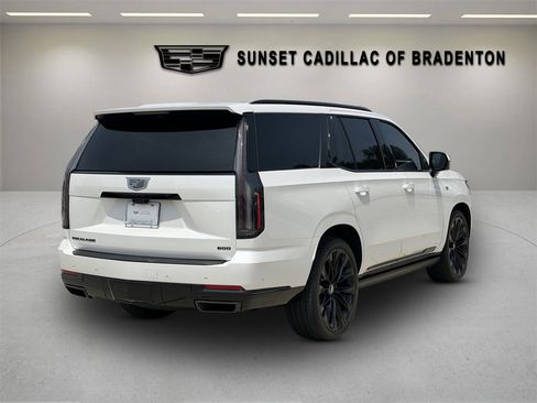 Certified 2025 Cadillac Escalade Sport Platinum w/ LPO, ONYX Package AWD/4WD image 3