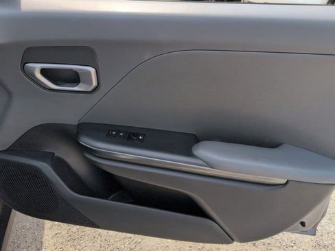 Used 2025 Kia K4 FWD image 32