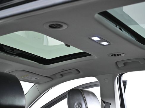 Used 2018 Chevrolet Traverse Premier image 31