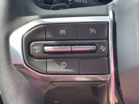 Used 2026 GMC Acadia Elevation w/ Elevation Premium Package FWD image 21