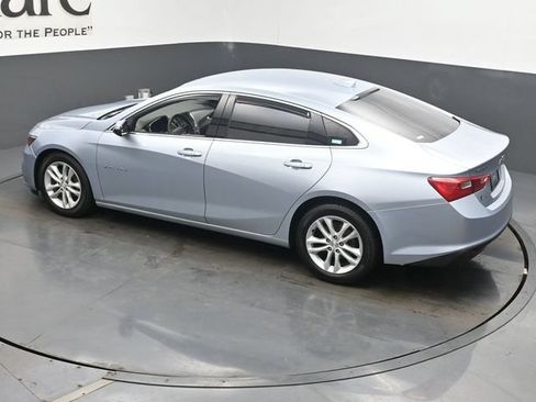 Used 2017 Chevrolet Malibu LT FWD image 39