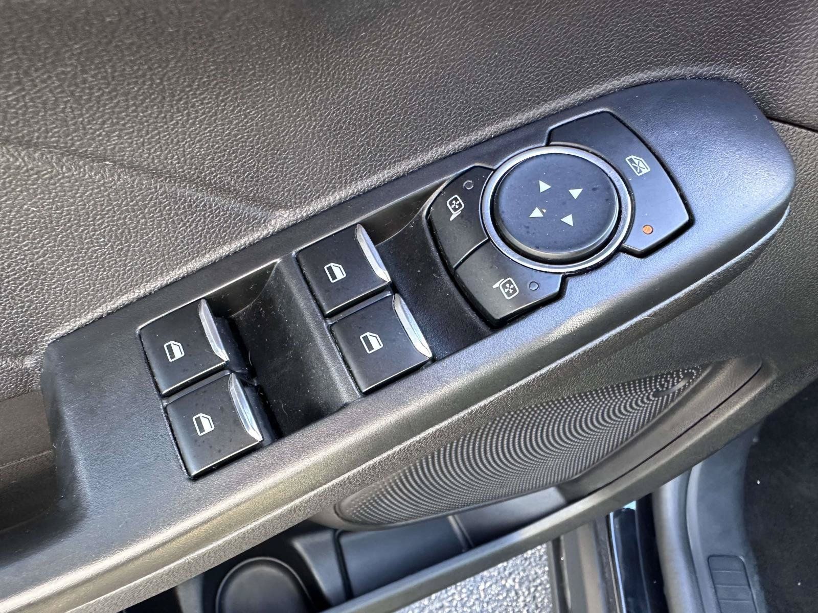 Used 2025 Ford Escape Active AWD/4WD image 10