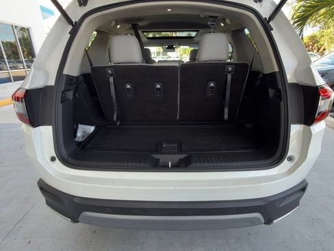 Used 2024 Honda Pilot Touring image 18