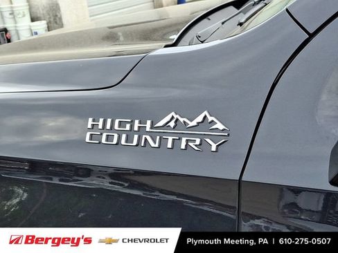 Certified 2024 Chevrolet Suburban High Country AWD/4WD image 37