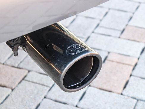 Certified 2025 Toyota Tacoma TRD Off-Road image 11