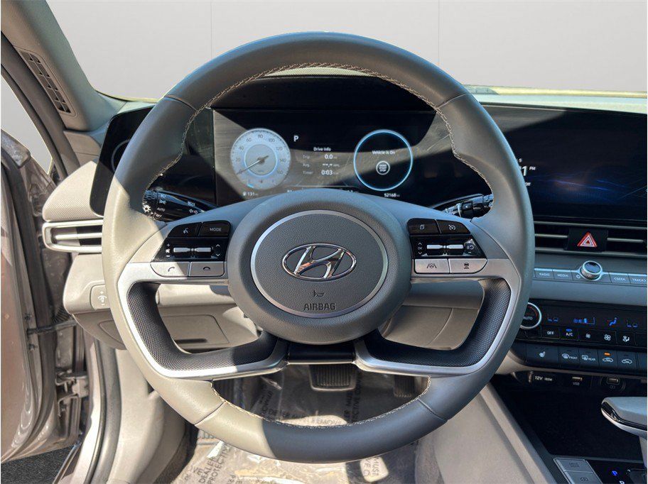Used 2023 Hyundai Elantra SEL w/ Convenience Package FWD image 20
