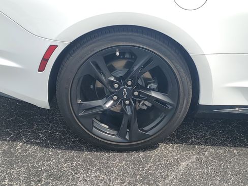 Used 2022 Chevrolet Camaro LT w/ RS Package RWD image 7