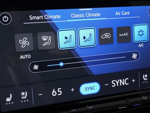 Used 2025 Volkswagen Atlas Cross Sport SEL Premium R-Line image 45