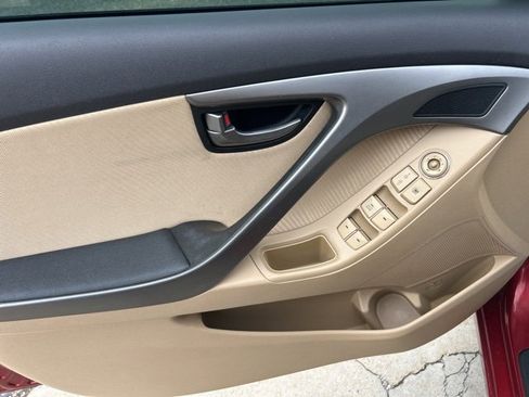 Used 2013 Hyundai Elantra GLS w/ Preferred Pkg image 16