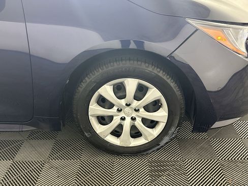 Used 2020 Toyota Corolla LE FWD image 11