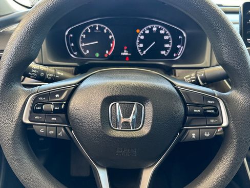 Used 2018 Honda Accord EX image 22
