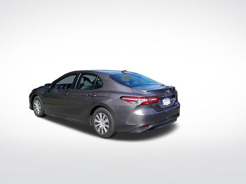 Used 2019 Toyota Camry LE FWD image 6