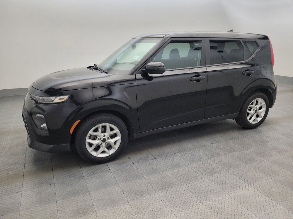 Used 2022 Kia Soul LX w/ Technology Package FWD image 2