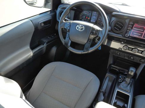 Used 2020 Toyota Tacoma SR image 9