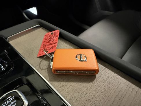 Used 2025 Volvo XC90 B6 Plus image 13