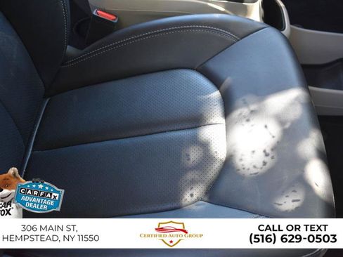 Used 2024 Chrysler Pacifica Touring-L FWD image 22