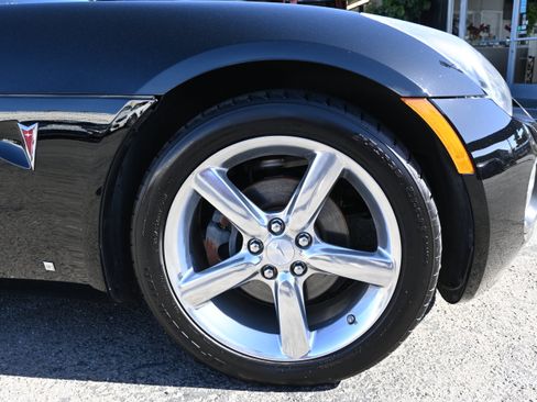 Used 2009 Pontiac Solstice GXP w/ Premium Package RWD image 11