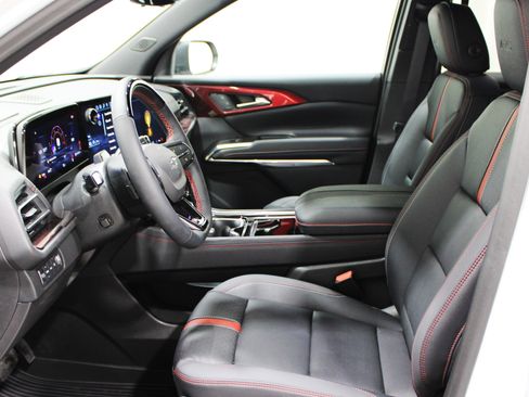 Used 2024 Chevrolet Traverse RS w/ LPO, Floor Liner Package image 3