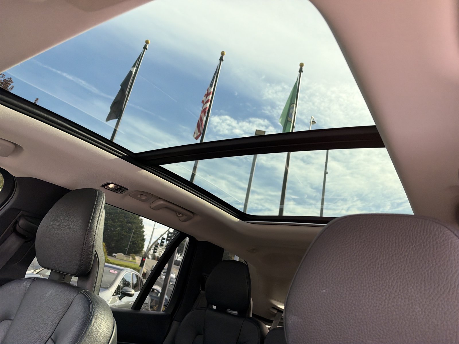Used 2020 Volvo XC90 T5 Momentum w/ Protection Package Premier AWD/4WD image 22