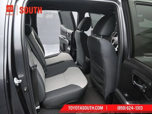 Used 2022 Toyota Tacoma TRD Sport image 26