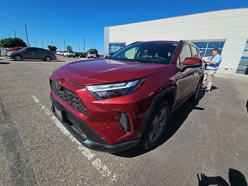 Used 2025 Toyota RAV4 XLE AWD/4WD image 3
