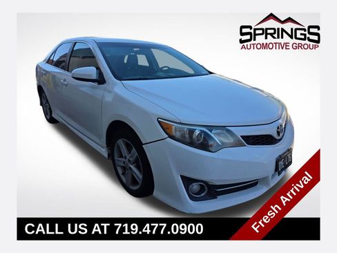 Used 2012 Toyota Camry SE image 1