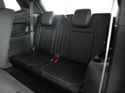 Used 2023 Volkswagen Tiguan SE R-Line FWD image 32
