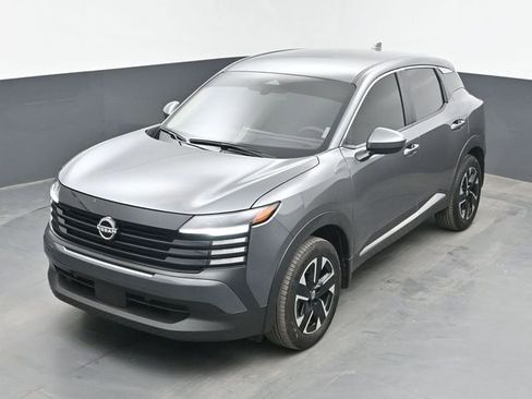 Used 2025 Nissan Kicks SV AWD/4WD image 15