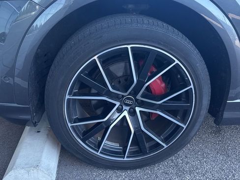 Used 2021 Audi Q8 Premium Plus w/ Premium Plus Package image 4