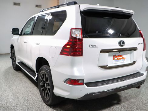 Used 2022 Lexus GX 460 image 9